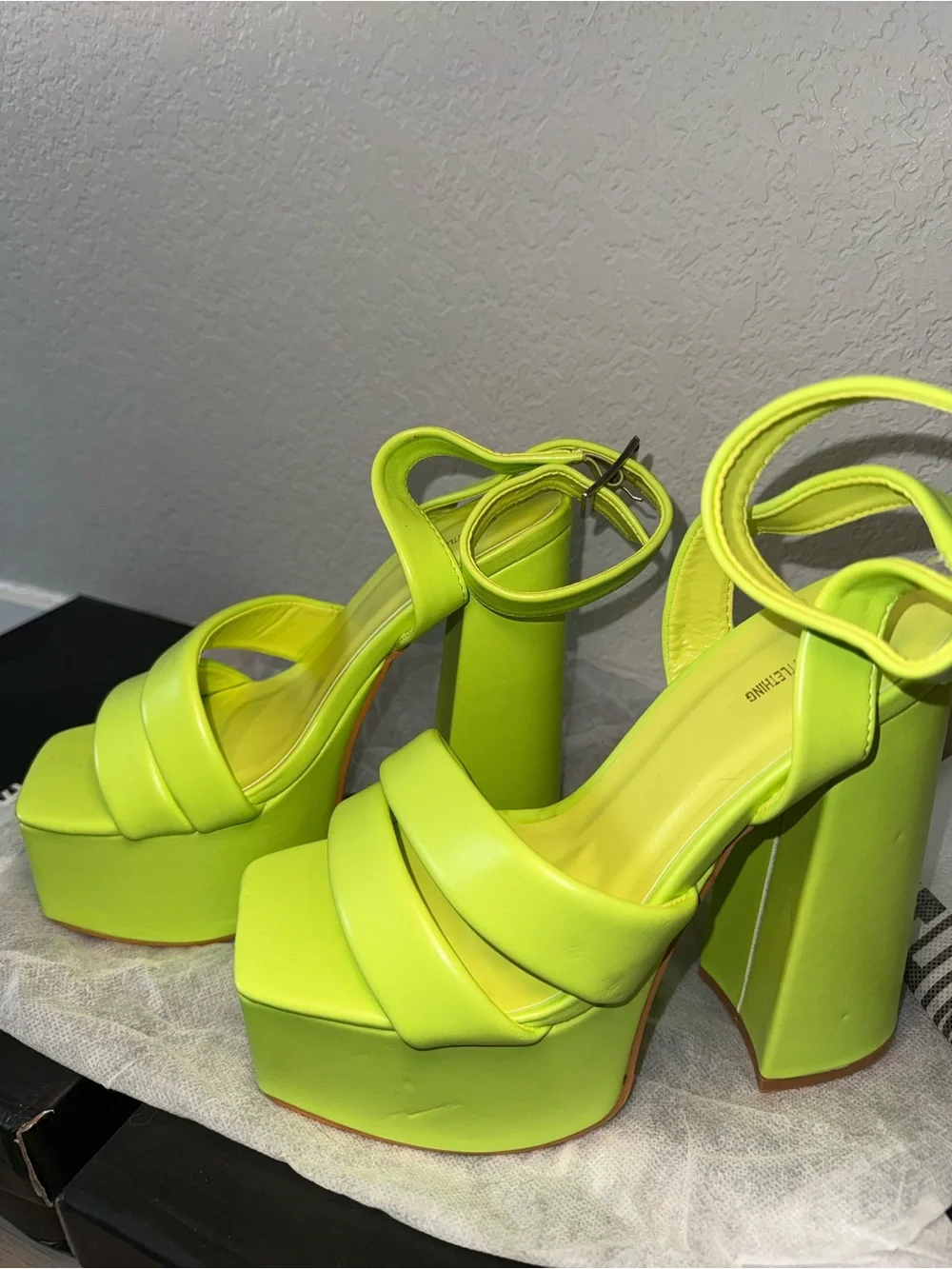 PrettyLittleThing Lime Green Platform Block Heel Sandals | Size 6 | NWT